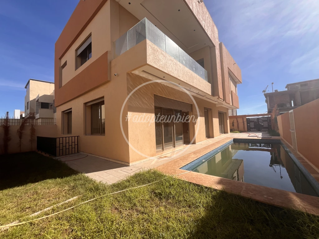 villa à vendre route de l’ourika km8